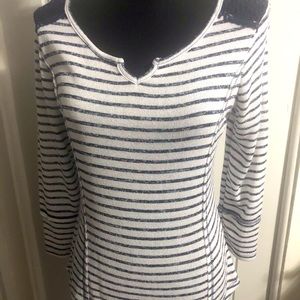 3/4 length sleeve top
